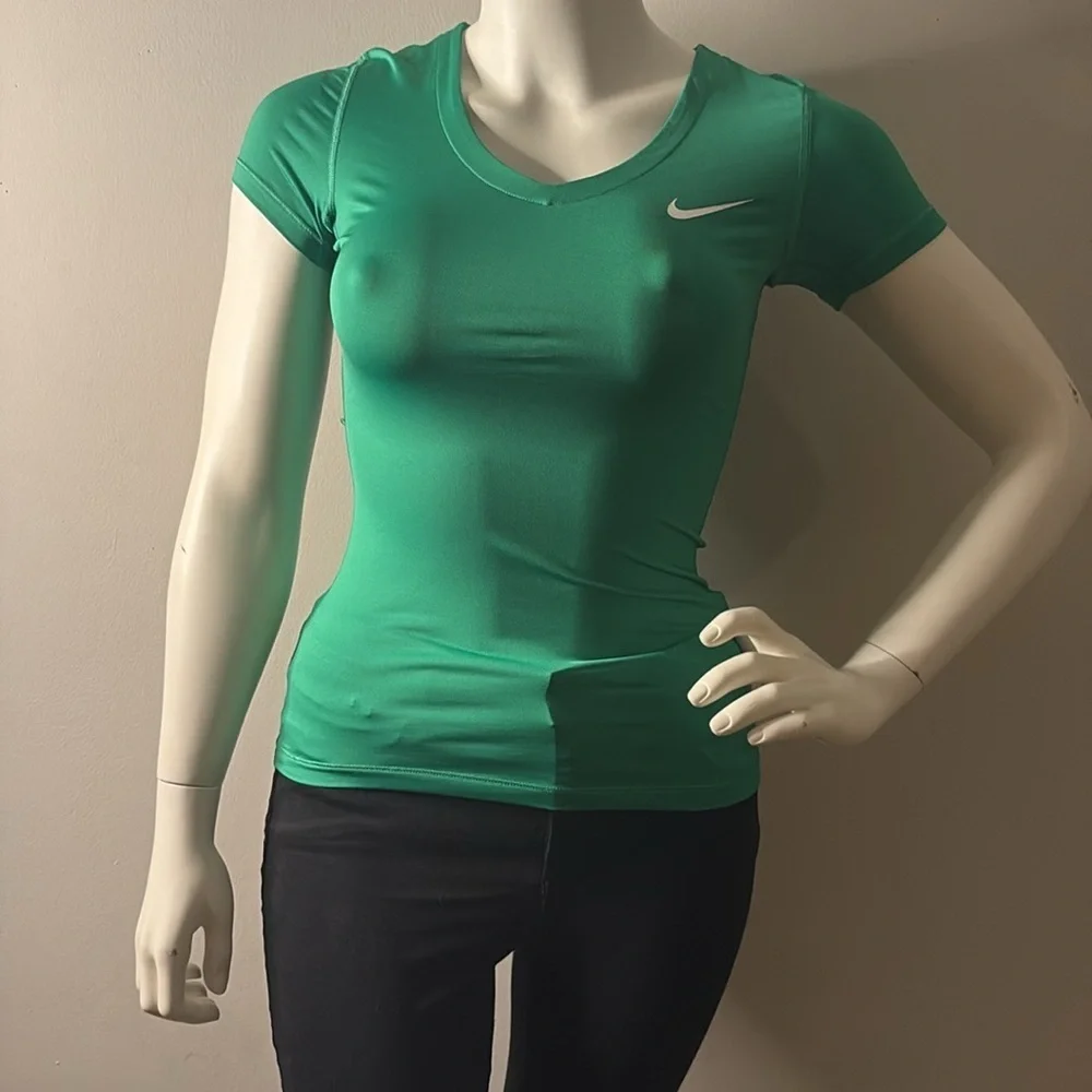 Nike Dri-Fit Green Fitted Short Sleeve T-Shirt